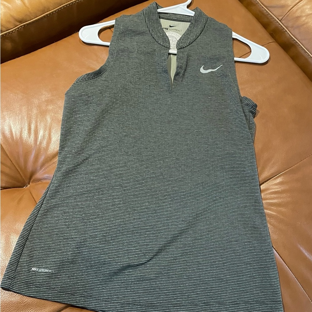 Nike Women's Gray Sleeveless Top